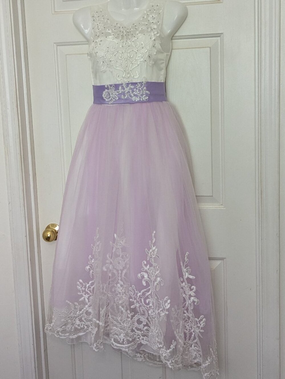 Beautiful Dress Young Women's Size XL Purple/White